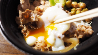 献血100回目に頂いたガラス器、銀色有功章、感謝状